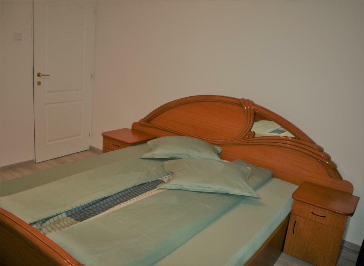 Casa Peterfi - Apartment With 3 Bedrooms And Spacious Living Room Târgu-Mureş Esterno foto
