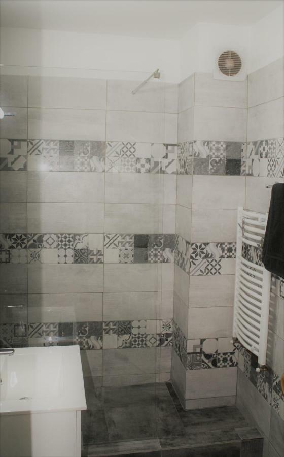 Casa Peterfi - Apartment With 3 Bedrooms And Spacious Living Room Târgu-Mureş Esterno foto